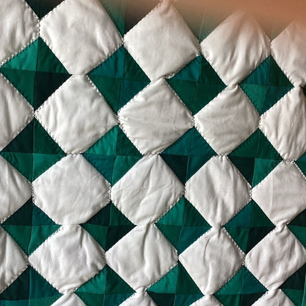 NWT Hand Crafted Colors of Green Quilt - Picture 4 of 12